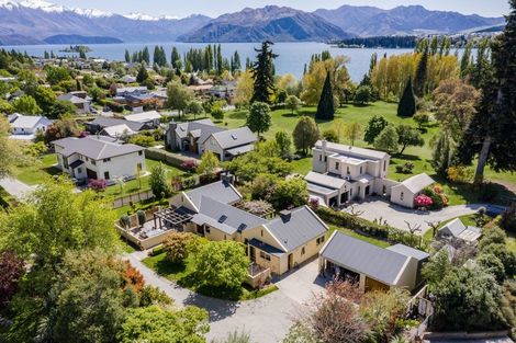Photo of property in 19 Blacksmiths Lane, Wanaka, 9305