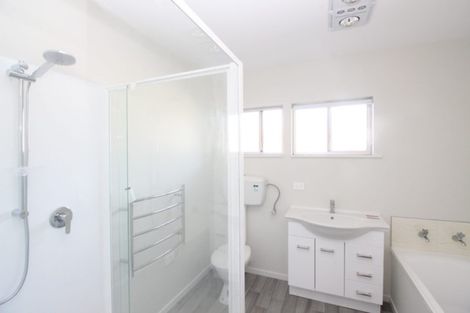 Photo of property in 12 Pinedale Place, Henderson, Auckland, 0610