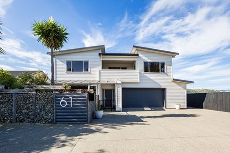 Photo of property in 61 Quadrant Heights, Paraparaumu, 5032