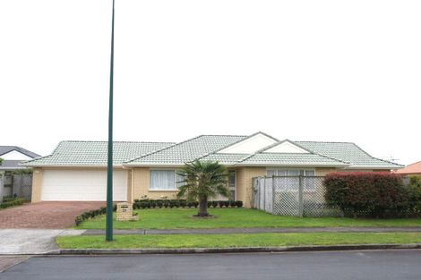 Photo of property in 25 Trovare Place, Golflands, Auckland, 2013