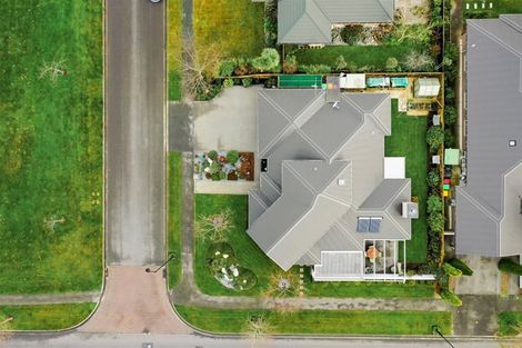 Photo of property in 2 Donovan Place, Aidanfield, Christchurch, 8025