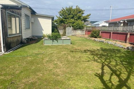 Photo of property in 16 Maude Street, Waimate, 7924