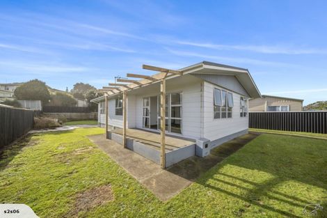 Photo of property in 10 Naumai Place, Spotswood, New Plymouth, 4310