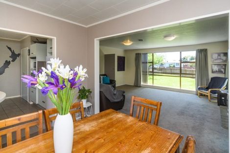 Photo of property in 2 Cecil Place, Cloverlea, Palmerston North, 4412