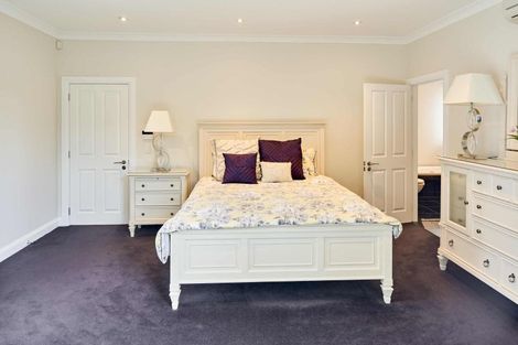 Photo of property in 2 Blundell Way, Heretaunga, Upper Hutt, 5018