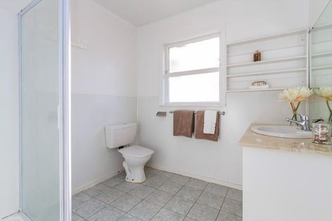 Photo of property in 5 Pooley Street, Pakuranga Heights, Auckland, 2010