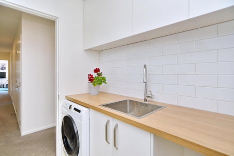 Photo of property in 17 Angus Place, Rangiora, 7400