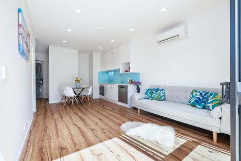 Photo of property in 23b Crystal Avenue, Glendene, Auckland, 0602