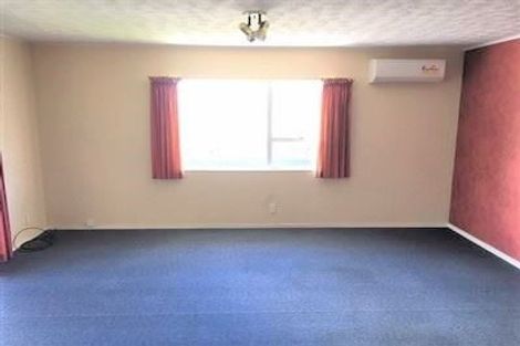 Photo of property in 5 Talavera Place, Te Atatu South, Auckland, 0602