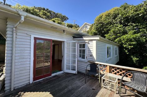 Photo of property in 54 Moana Road, Kelburn, Wellington, 6012