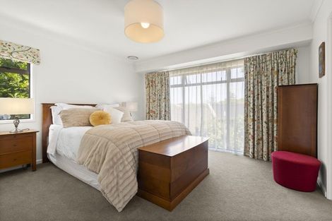 Photo of property in 11 Holyoake Place, Chatswood, Auckland, 0626