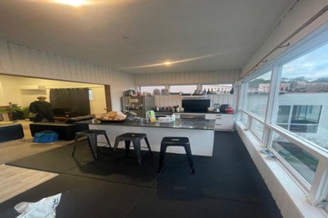 Photo of property in 60 Mortimer Terrace, Brooklyn, Wellington, 6021