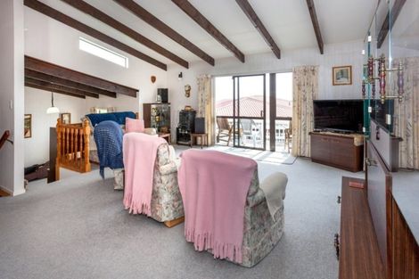 Photo of property in 106 Chevron Crescent, Whangamata, 3620