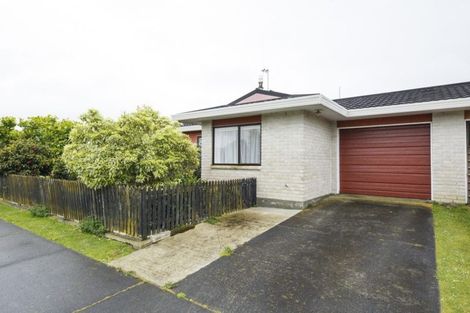 Photo of property in 14 Willowstream Grove, Cloverlea, Palmerston North, 4412