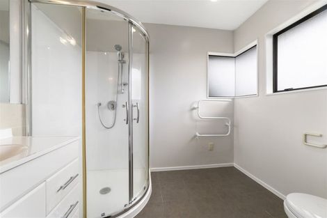 Photo of property in 181 Carlisle Road, Northcross, Auckland, 0632