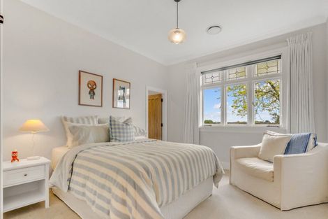 Photo of property in 17 Griggs Road, Whitford, Howick, 2571