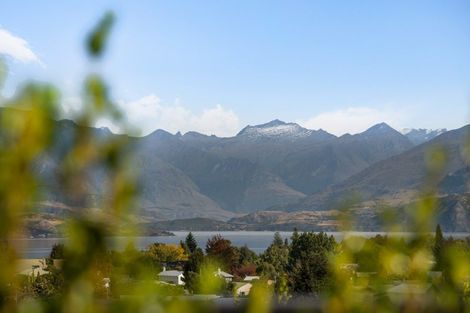 Photo of property in 6 Mcneil Crescent, Wanaka, 9305