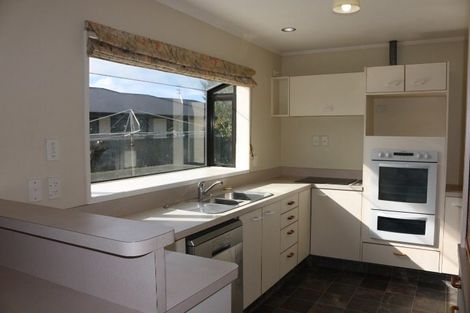 Photo of property in 19 Norwich Place, Awapuni, Palmerston North, 4412