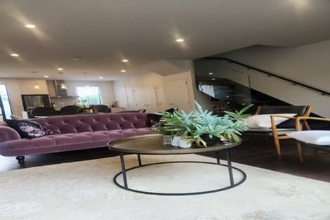 Photo of property in 5/82 East Coast Road, Milford, Auckland, 0620