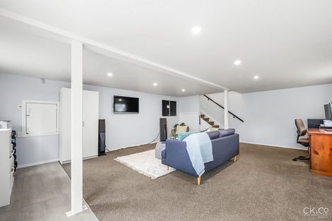 Photo of property in 10 Cottle Park Drive, Normandale, Lower Hutt, 5010