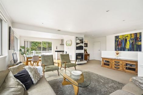 Photo of property in 1 Selwyn Crescent, Forrest Hill, Auckland, 0620