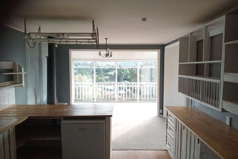 Photo of property in 32 Castle Crescent, Stokes Valley, Lower Hutt, 5019