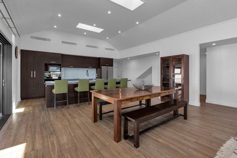 Photo of property in 25 Waitemata Drive, One Tree Point, 0118