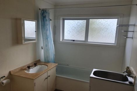 Photo of property in 39a Simons Street, Moturoa, New Plymouth, 4310