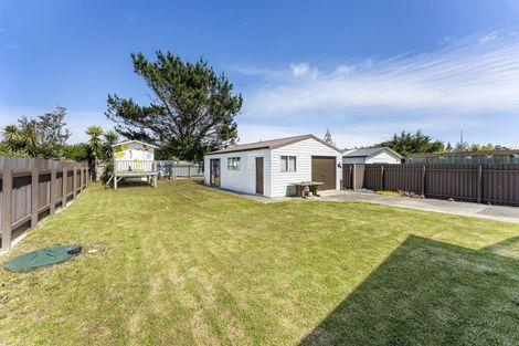 Photo of property in 14 Muapoko Street, Himatangi Beach, Foxton, 4891