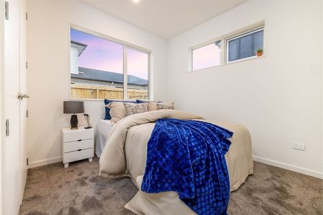 Photo of property in 23 Mcindoe Road, Kumeu, 0810