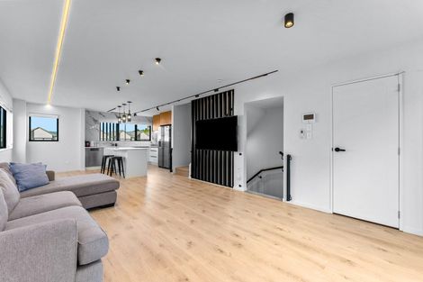 Photo of property in 20a Makomako Drive, Orewa, 0931