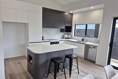 Photo of property in 64 Mataikokako Loop, Kawakawa Bay, 2585