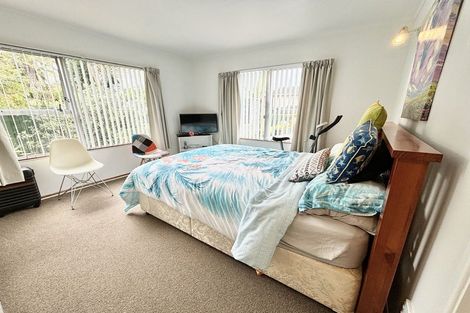 Photo of property in 8 Divich Avenue, Te Atatu South, Auckland, 0610