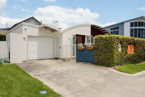 Photo of property in 1028a Papamoa Beach Road, Papamoa Beach, Papamoa, 3118