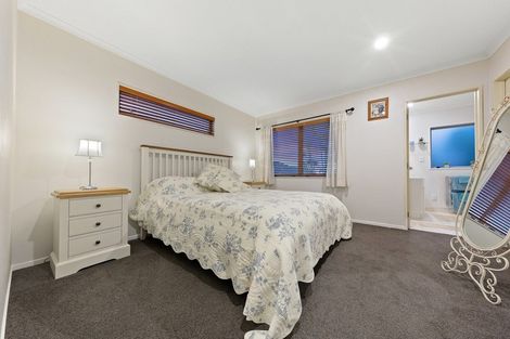 Photo of property in 13 Lilybank Crescent, East Tamaki, Auckland, 2013