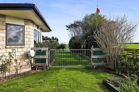 Photo of property in 393 Ketemarae Road, Normanby, Hawera, 4675