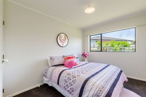 Photo of property in 16 Beachwater Grove, Paraparaumu Beach, Paraparaumu, 5032