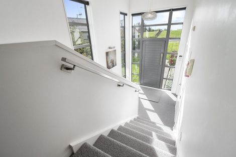 Photo of property in 42 Ruapehu Drive, Fitzherbert, Palmerston North, 4410