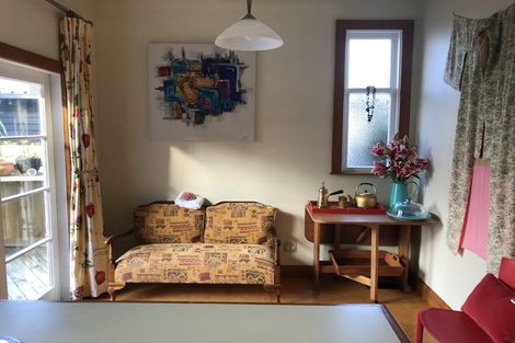 Photo of property in 172 Nevay Road, Karaka Bays, Wellington, 6022