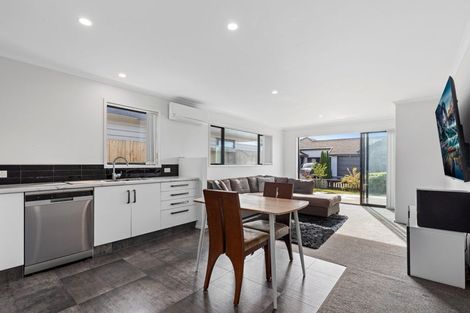 Photo of property in 10 Pense Place, Papamoa, 3118