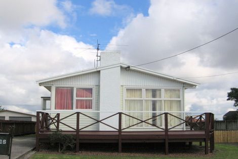 Photo of property in 742 East Coast Road, Pinehill, Auckland, 0630