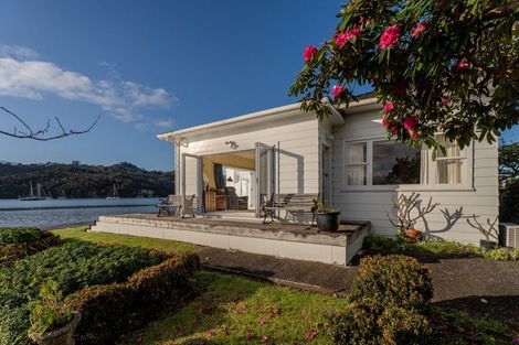 Photo of property in 96 Albert Street, Whitianga, 3510