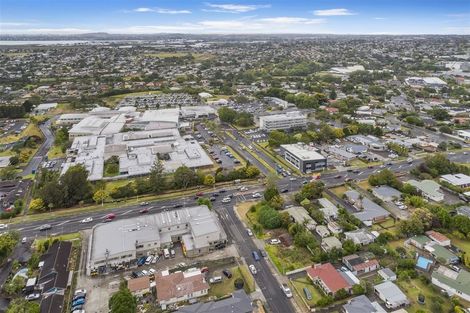 Photo of property in 2b Norval Road, Henderson, Auckland, 0610