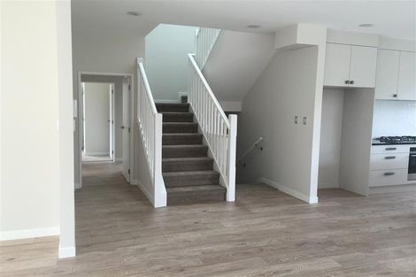 Photo of property in 49 Travis View Drive, Fairview Heights, Auckland, 0632