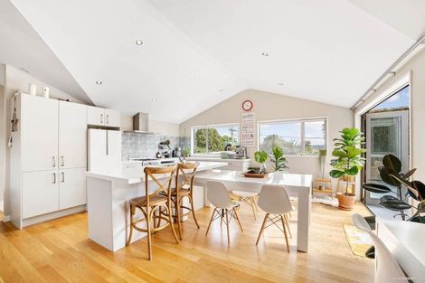 Photo of property in 2/293 Albany Highway, Rosedale, Auckland, 0632