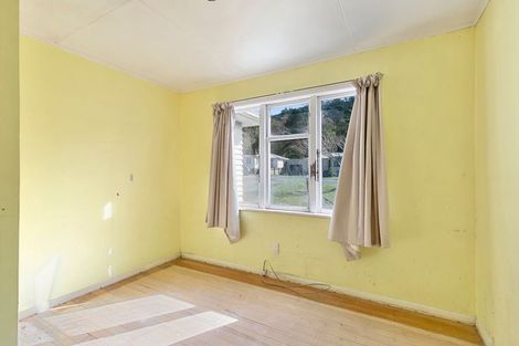 Photo of property in 172 Wellington Road, Wainuiomata, Lower Hutt, 5014