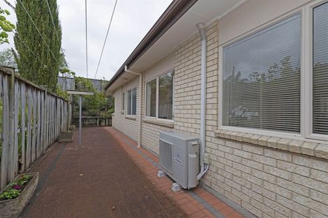 Photo of property in 26 Hillwell Drive, Henderson, Auckland, 0612