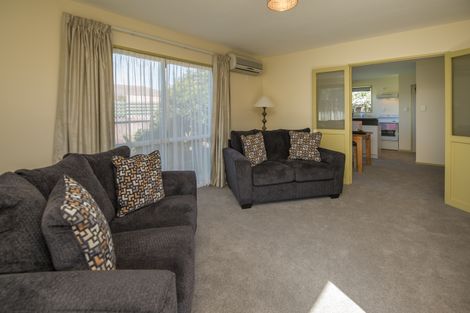 Photo of property in 2/125 Hawthornden Road, Avonhead, Christchurch, 8042