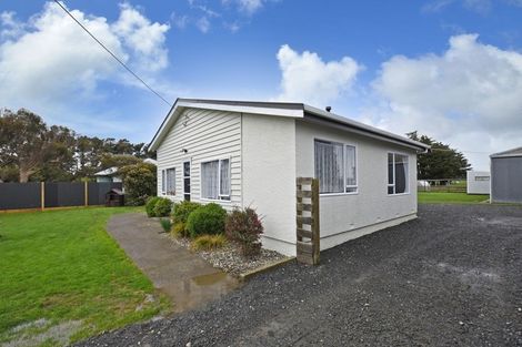 Photo of property in 34 Bay View Road, Woodend, Invercargill, 9877