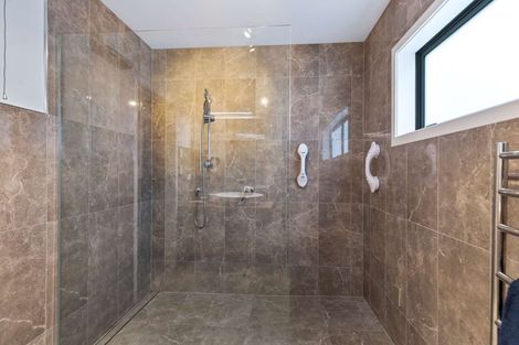 Photo of property in 16 Kilsby Place, Levin, 5510